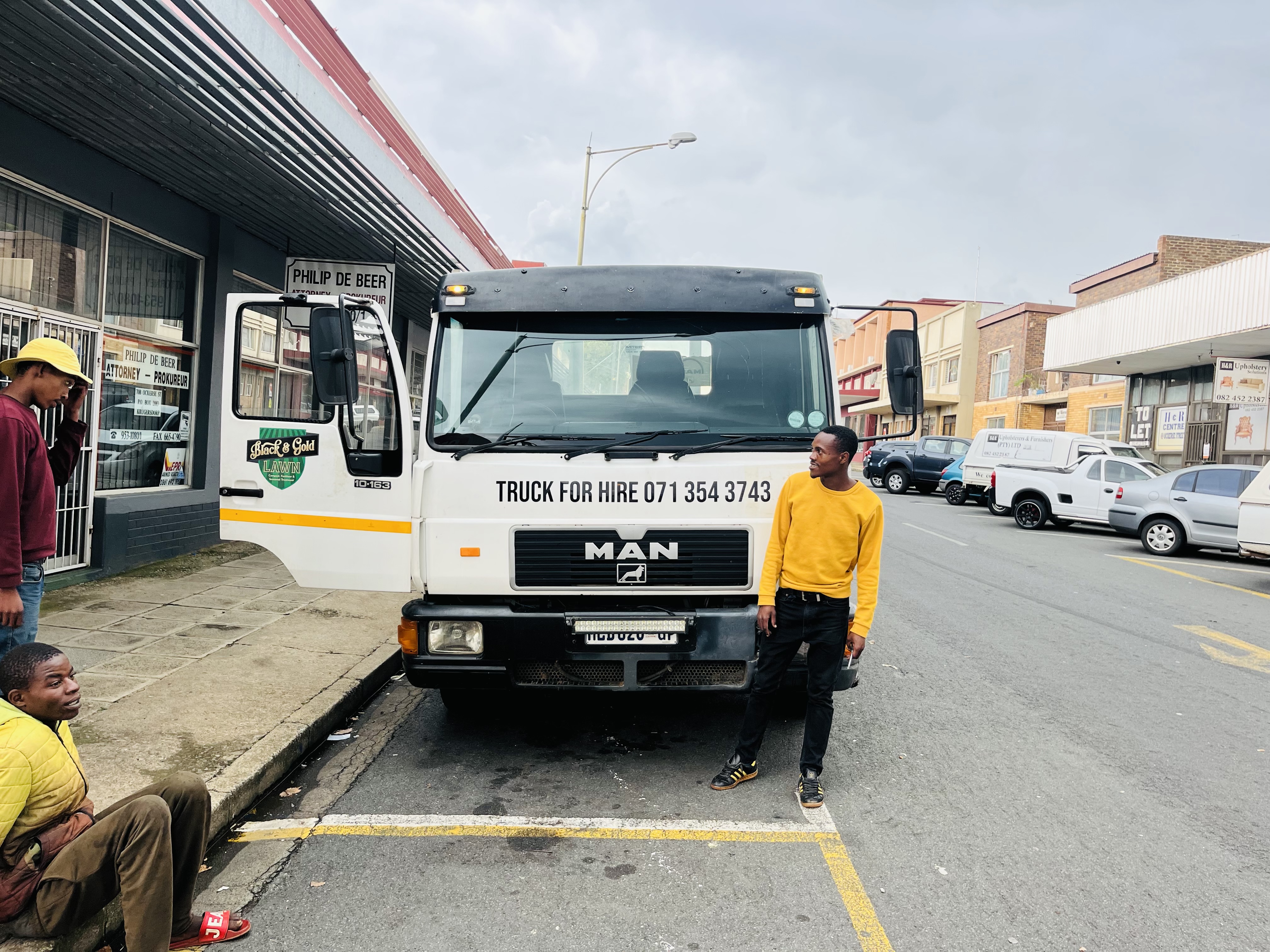 8 Ton Dropside for hire in Gauteng