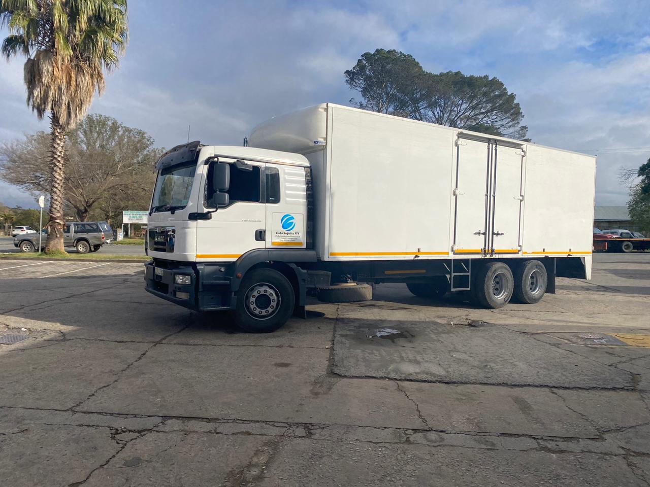 16 Ton Close Body Truck Hire for hire in Kingwilliams Town Eastern Cape